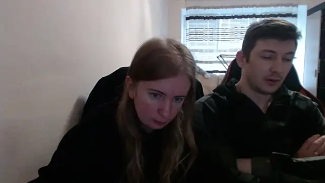 PeterAndJen online show from 10-12-25, 06:12