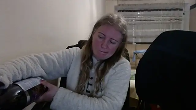 PeterAndJen online show from 02-15-26, 07:54