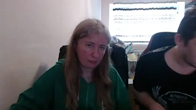 PeterAndJen online show from 04-18-26, 07:58