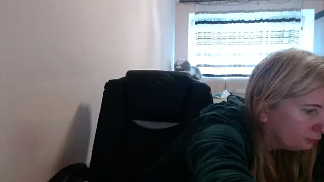 PeterAndJen online show from 05-16-26, 04:42