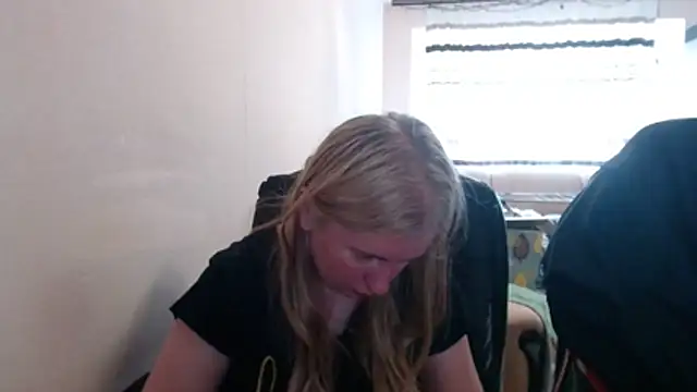 PeterAndJen online show from 05-17-26, 04:14