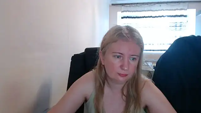 PeterAndJen online show from 06-24-26, 05:17