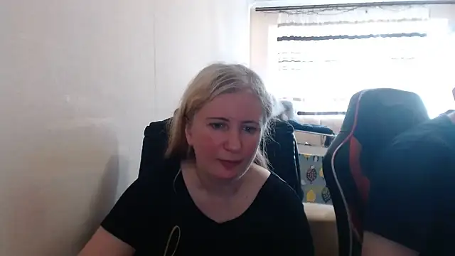 PeterAndJen online show from 06-28-26, 04:57