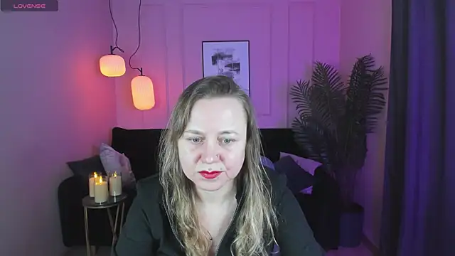 Snapshot of GabrielGold chatting on 03-13-25, 08:43 GabrielGold online show from 03-13-25, 08:43