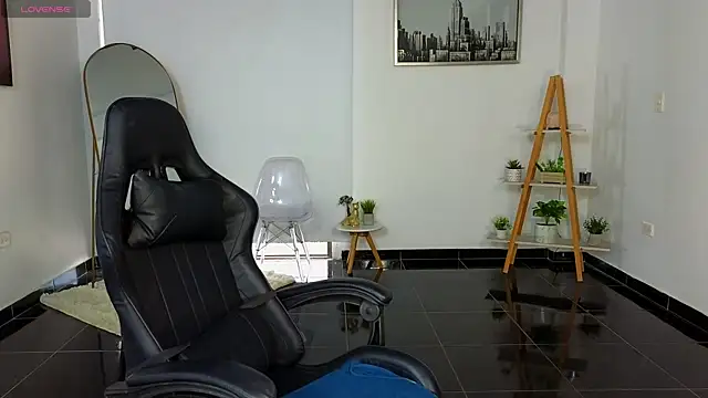 bella  adams online show from 09-08-25, 10:09