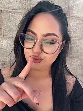 MileyGia online show from 02-06-26, 09:51