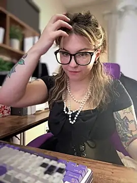 JennKenobi online show from 02-21-25, 06:15