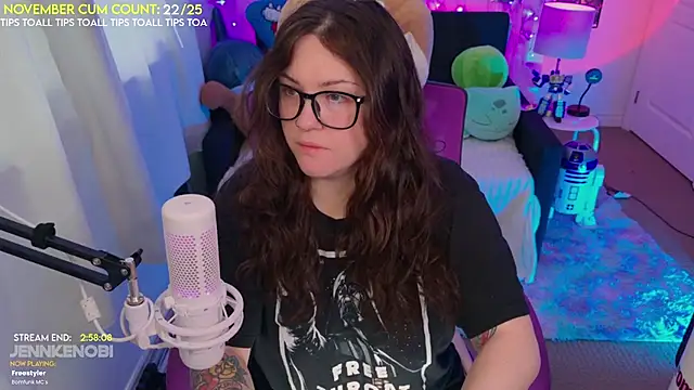 JennKenobi online show from 11-19-25, 03:23