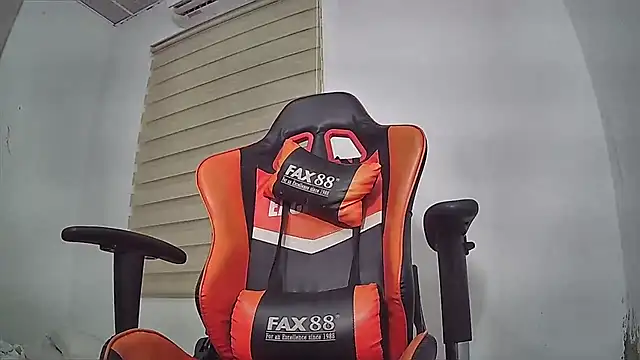 EvaTiffany online show from 11-13-25, 03:16