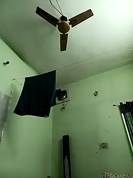 Snapshot of PrabV0319 chatting on 10-28-25, 05:15 PrabV0319 online show from 10-28-25, 05:15