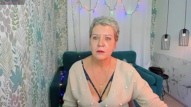 Snapshot of KathySunn chatting on 12-28-24, 01:28 KathySunn online show from 12-28-24, 01:28