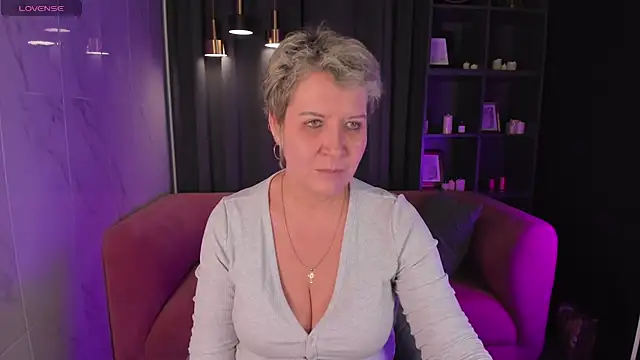 Snapshot of KathySunn chatting on 02-12-25, 01:37 KathySunn online show from 02-12-25, 01:37