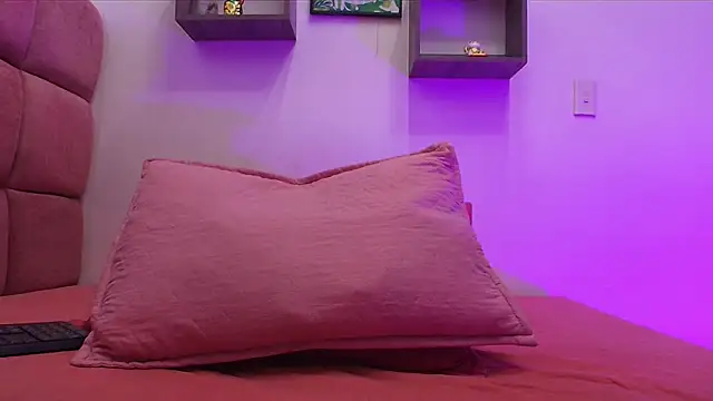 Snapshot of lorrayne_ chatting on 02-11-25, 11:54 lorrayne online show from 02-11-25, 11:54