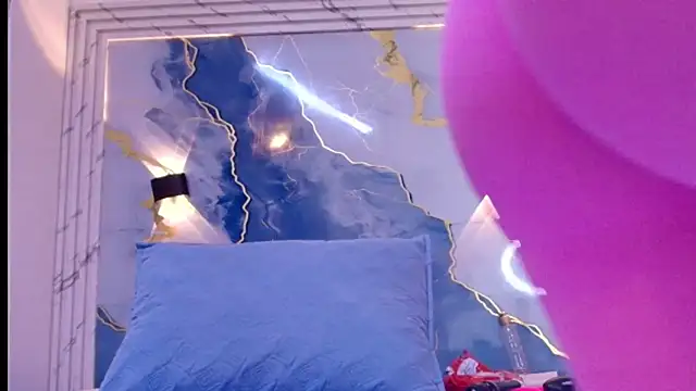 Snapshot of lorrayne_ chatting on 10-10-25, 12:15 lorrayne online show from 10-10-25, 12:15