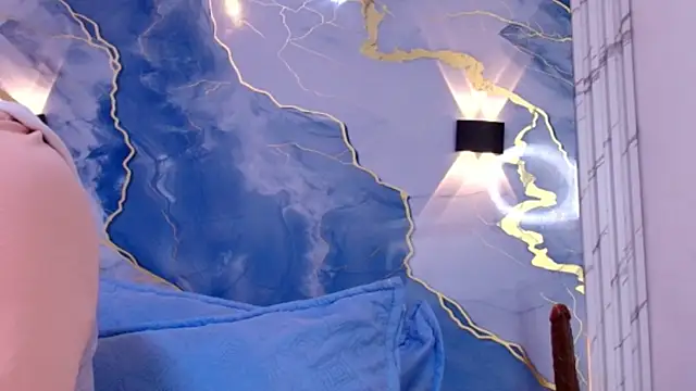 Snapshot of lorrayne_ chatting on 10-11-25, 12:04 lorrayne online show from 10-11-25, 12:04