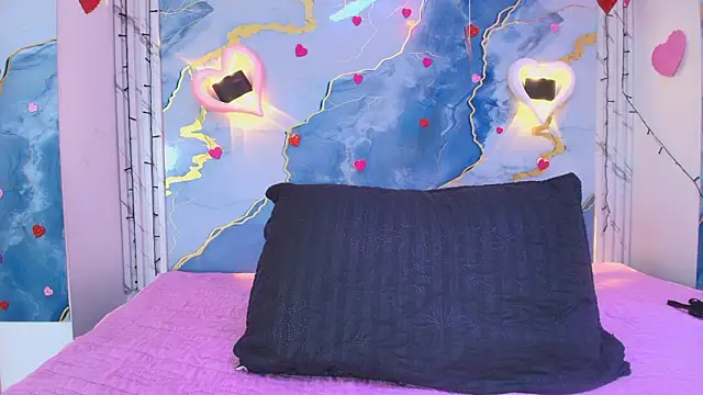 Snapshot of lorrayne_ chatting on 02-19-26, 12:12 lorrayne online show from 02-19-26, 12:12