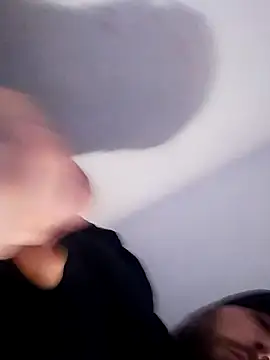 Snapshot of Dnbigo89 chatting on 02-18-25, 04:48 Dnbigo89 online show from 02-18-25, 04:48