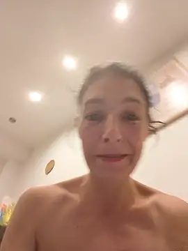 Snapshot of Sposini69 chatting on 06-17-26, 11:05 Sposini69 online show from 06-17-26, 11:05