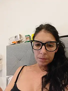 Snapshot of Sposini69 chatting on 06-20-26, 11:18 Sposini69 online show from 06-20-26, 11:18