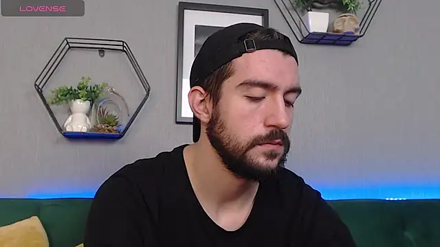 Snapshot of Dylan_Best chatting on 12-15-24, 07:35 Dylan Best online show from 12-15-24, 07:35