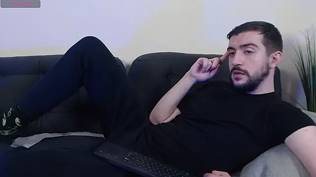 Snapshot of Dylan_Best chatting on 02-21-25, 06:18 Dylan Best online show from 02-21-25, 06:18