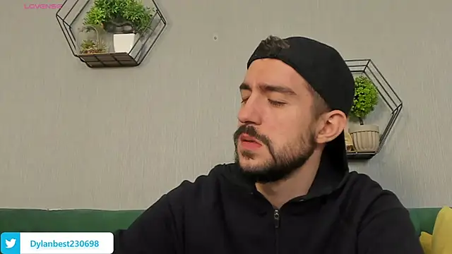 Snapshot of Dylan_Best chatting on 09-17-25, 10:00 Dylan Best online show from 09-17-25, 10:00
