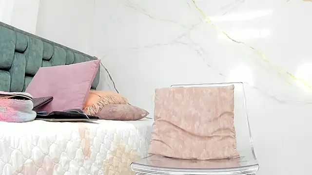 IsiisLovei online show from 09-20-25, 02:29