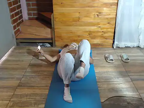 Hilarybunnyy online show from 03-16-26, 12:20