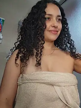 Lucy Marin online show from 12-21-25, 02:46