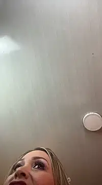 Holly madison  online show from 02-20-25, 04:36