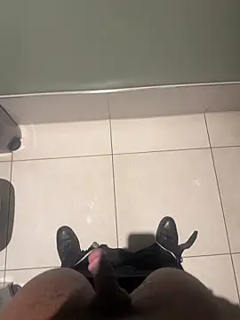 chocolatelongstrokes online show from 04-04-26, 07:28