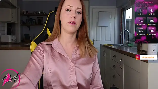 stripmequick online show from 12-04-24, 01:42