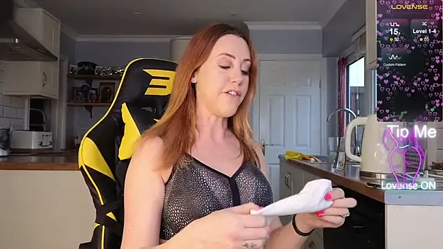 stripmequick online show from 02-09-26, 01:15