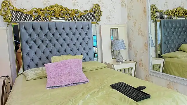 PamelaTomson online show from 11-29-25, 01:36