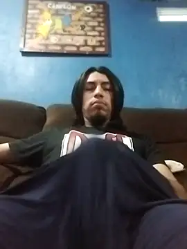Snapshot of AlexAlejandro13 chatting on 05-04-26, 12:28 AlexAlejandro13 online show from 05-04-26, 12:28