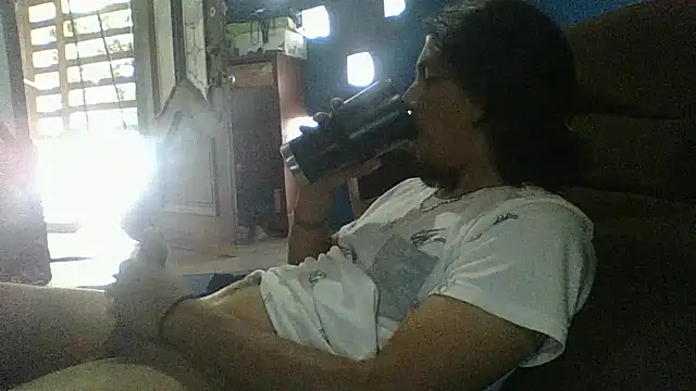 Snapshot of AlexAlejandro13 chatting on 05-10-26, 09:20 AlexAlejandro13 online show from 05-10-26, 09:20