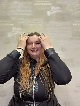 CandyShoopp online show from 04-21-26, 06:34