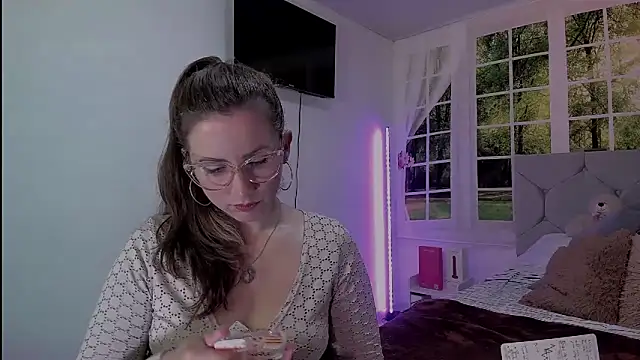 vanessabrown  online show from 04-17-26, 02:53