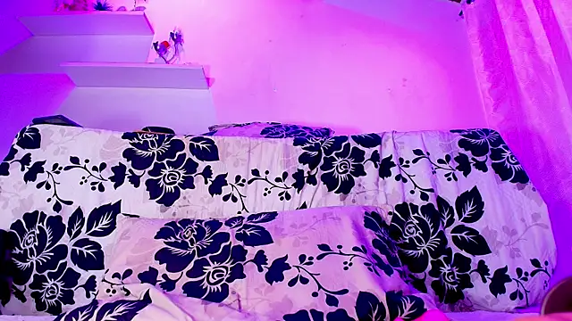 sofi decker online show from 02-04-25, 09:17