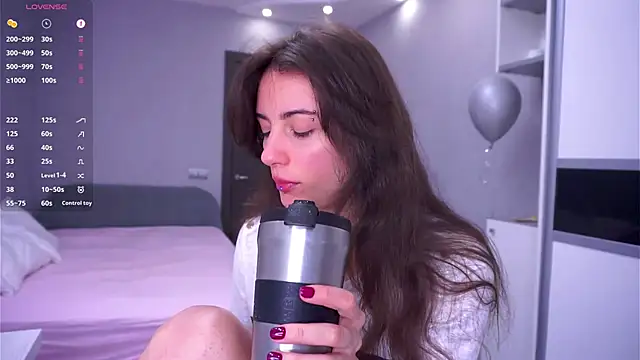 Holla Molly online show from 04-16-26, 06:14