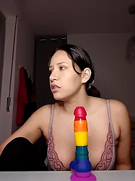 kittenpurrr online show from 11-01-25, 05:04