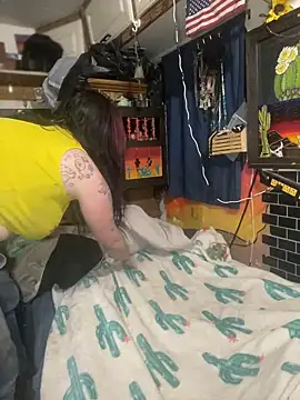 Snapshot of 1-800-FUCKYOU chatting on 01-19-25, 02:15 1-800-FUCKYOU online show from 01-19-25, 02:15