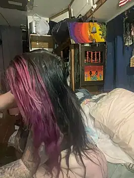 Snapshot of 1-800-FUCKYOU chatting on 01-26-25, 04:20 1-800-FUCKYOU online show from 01-26-25, 04:20