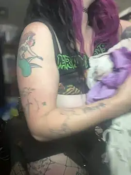 Snapshot of 1-800-FUCKYOU chatting on 01-27-25, 05:58 1-800-FUCKYOU online show from 01-27-25, 05:58