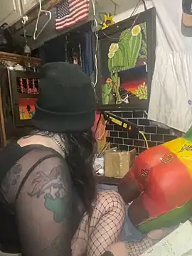 Snapshot of 1-800-FUCKYOU chatting on 01-29-25, 07:04 1-800-FUCKYOU online show from 01-29-25, 07:04