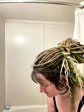 Snapshot of 1-800-FUCKYOU chatting on 01-13-26, 03:45 1-800-FUCKYOU online show from 01-13-26, 03:45