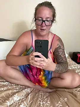 Lizzyloo online show from 04-11-26, 01:21