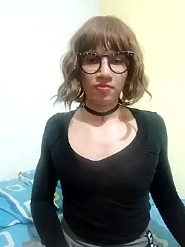 Anna Luisa online show from 10-28-25, 05:22