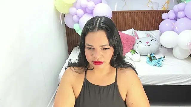 Cloe 35 online show from 04-06-26, 07:59