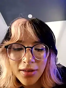 LucyAllenX online show from 01-04-25, 07:34